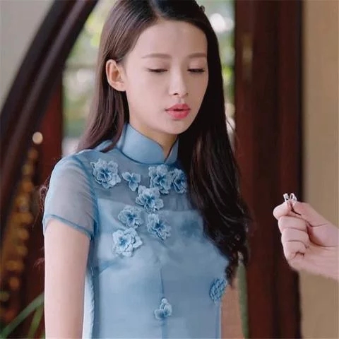 孫怡花式秀身段,挑戰(zhàn)各式旗袍美如畫!