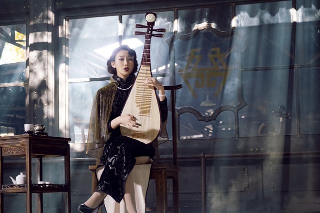 ���i����������{(di��o),�����ۚ��|(zh��)�@�G,��Ů׃������£�