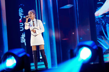 �����h�ݰ�ɫ���۴����Lѥ���ȫ�_,����׌���^Ŀ�y��