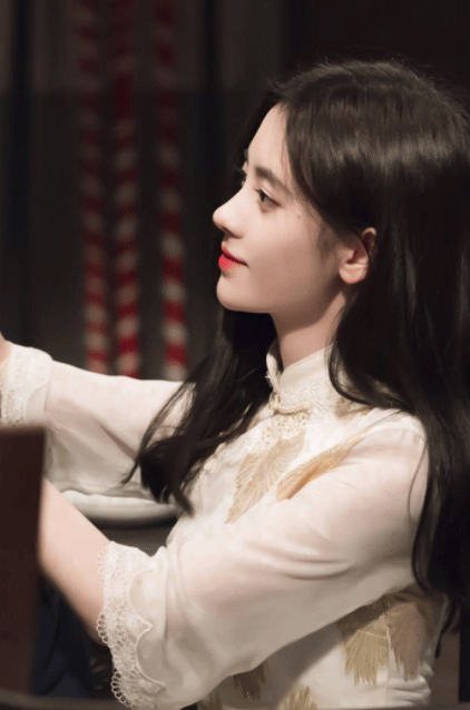 ����ǧ���һ��Ů����溵t��������׃�������