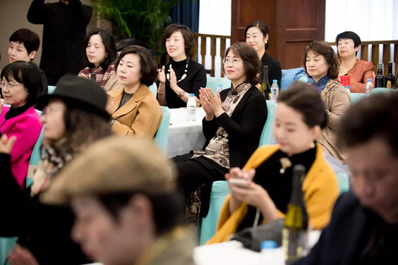 ���ɫ���������˱��ڶ���ȫ����������ˇ�������L����ِ������Ļ